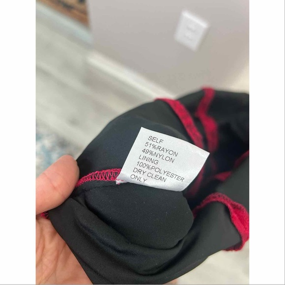 Tadashi Shoji NWT Lace Maxi Gown Red Formal Holiday Halloween Masquerade Sz 8 - Picture 6 of 8